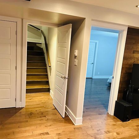 Urban Retreat - 2 Bedroom, 3 Beds, 6 Guests, Free Parking ลองกัยล์ ภายนอก รูปภาพ