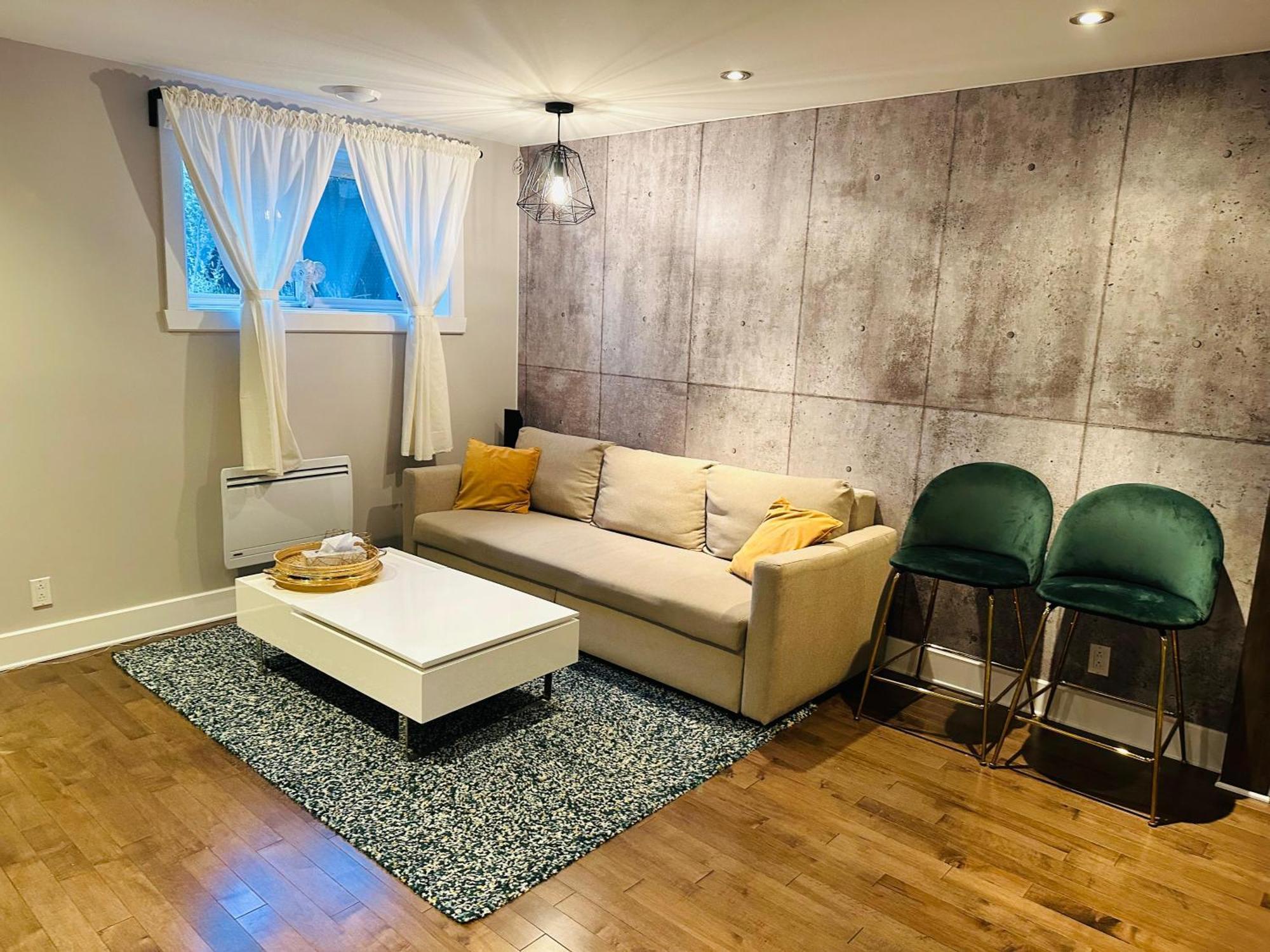 Urban Retreat - 2 Bedroom, 3 Beds, 6 Guests, Free Parking ลองกัยล์ ภายนอก รูปภาพ